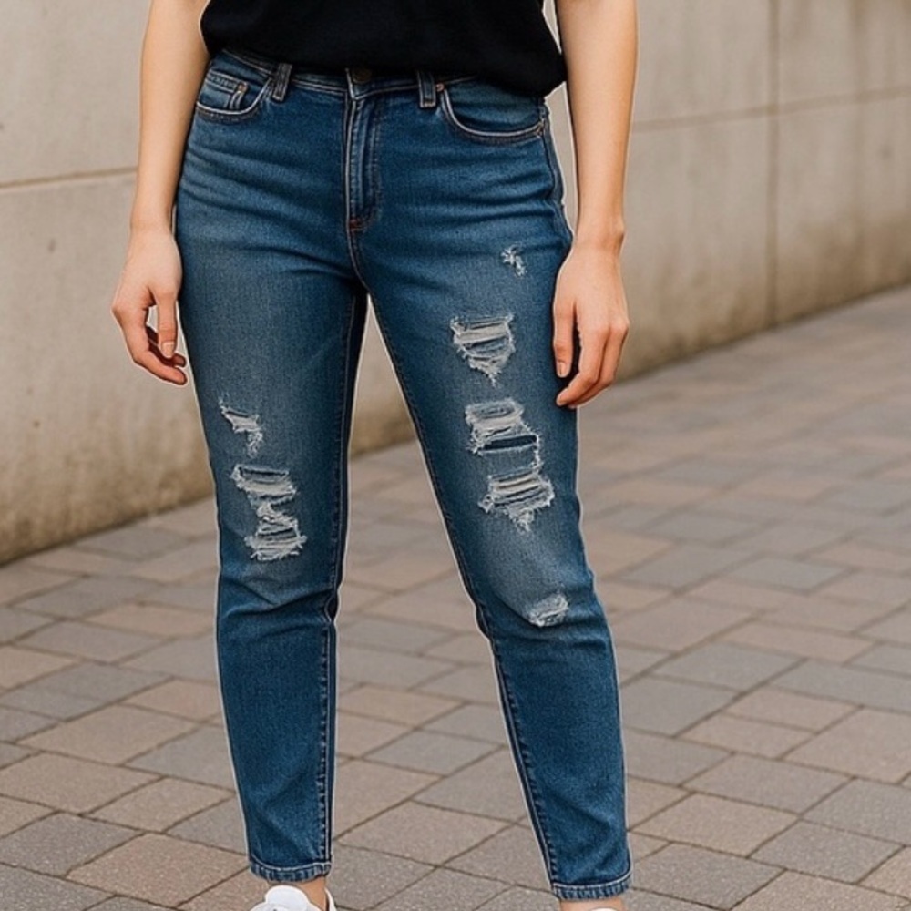 EUC Womens Levi 720 Light Wash High Rise Super Skinny Distressed Jeans S… - Picture 1 of 6